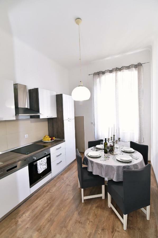 Donatella Appartement Rijeka Buitenkant foto